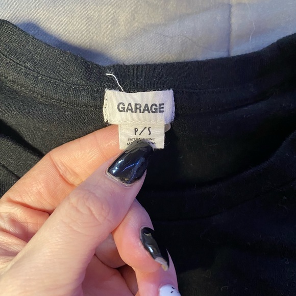 🌿3/$20 GARAGE ⋆ Crop Top - Picture 3 of 3